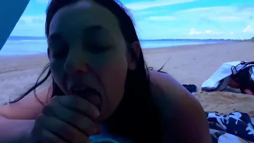 Сосет Член На Пляже Порно Видео